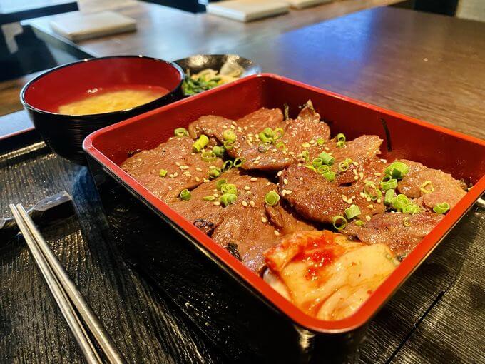 焼肉１０ 静岡市葵区駿府町 器いっぱいに敷き詰められた肉の絨毯 ジャニごり日記 静岡グルメブログ